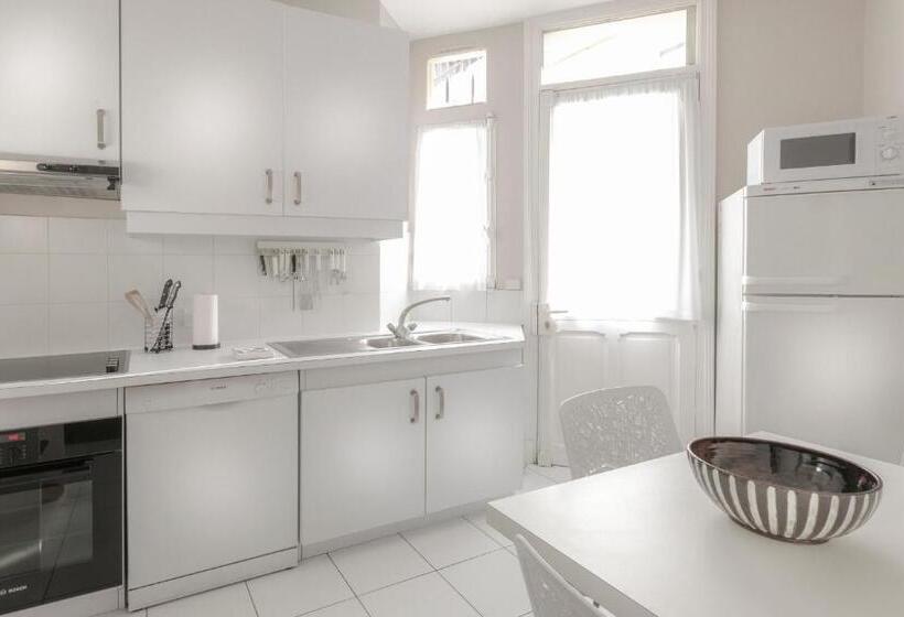 2-Bedroom Classic Apartment, Résidence Charles Floquet