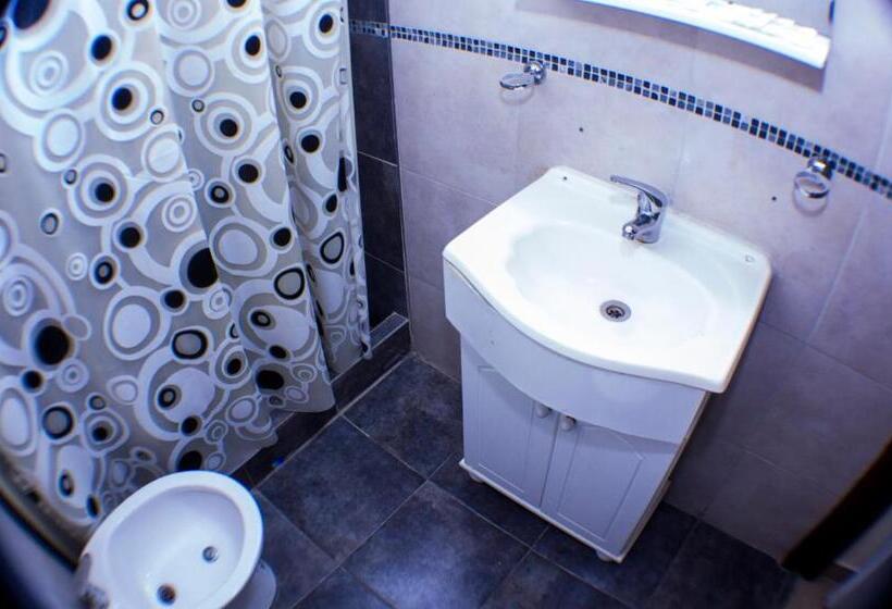 标准三人间, San Remo Majestic