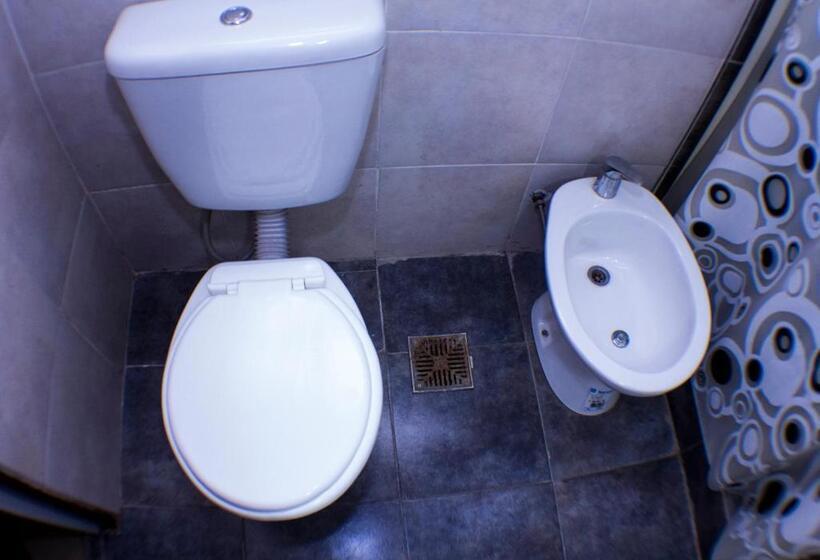 标准三人间, San Remo Majestic