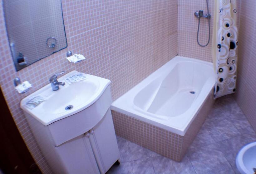 高级三人间, San Remo Majestic