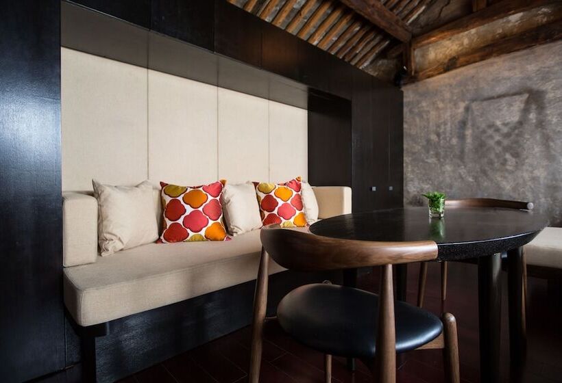 سوییت خانوادگی, Sky Valley Heritage Boutique