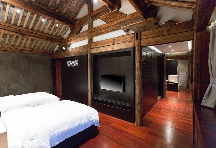 سوییت با چشمانداز باغ, Sky Valley Heritage Boutique