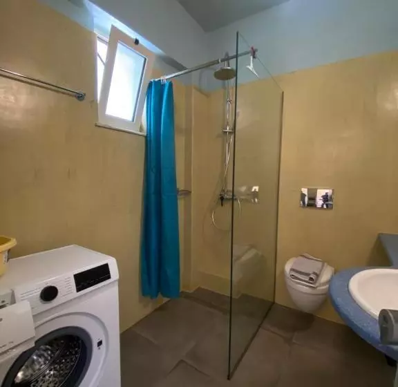 ペントハウスルーム, Thalassa House Apartments