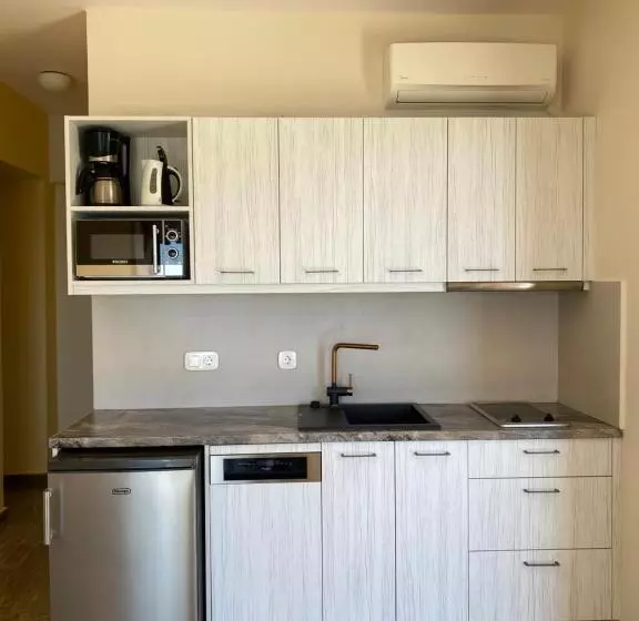 ペントハウスルーム, Thalassa House Apartments