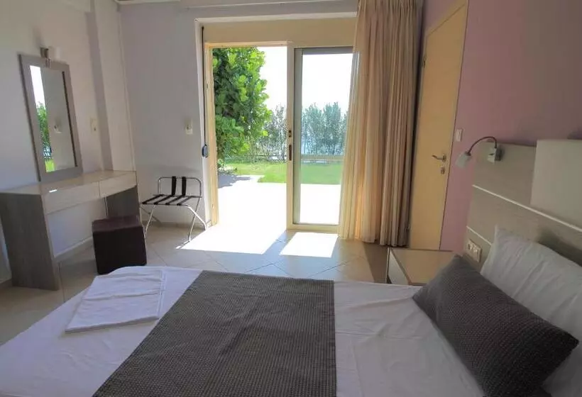 テラス付きスタンダードルーム, Thalassa House Apartments
