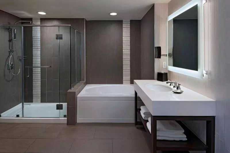 キングサイズベッドのスイートルーム, The Westin Austin Downtown