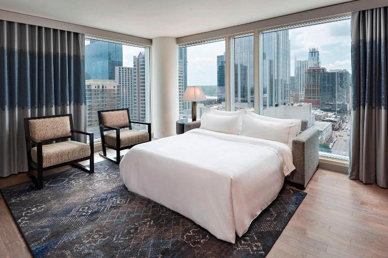 מיטת קינג בסוויטה, The Westin Austin Downtown