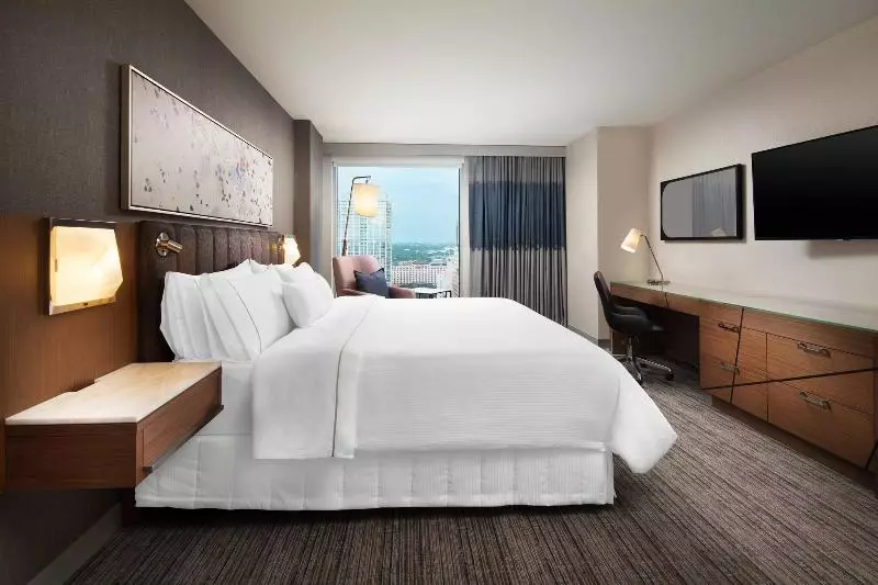 キングサイズベッドのスタンダードルーム, The Westin Austin Downtown