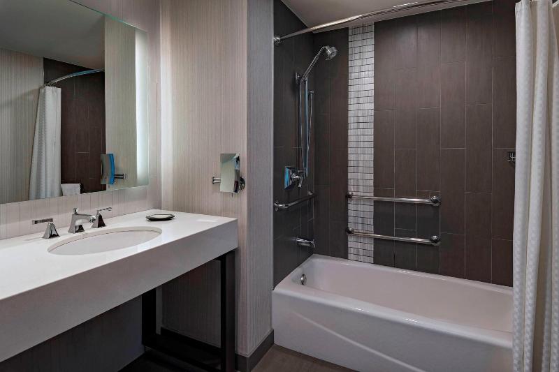 חדר סטנדרט עם מיטת קינג, The Westin Austin Downtown