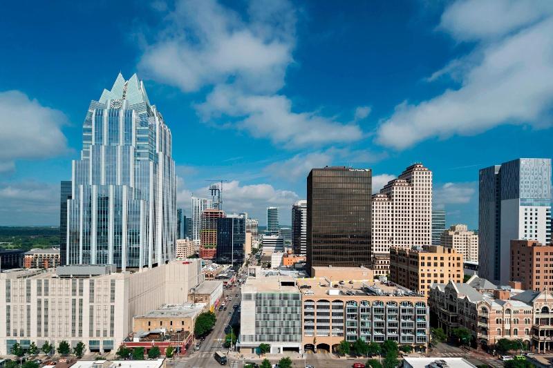 חדר דחוקס עם מיטת קינג, The Westin Austin Downtown