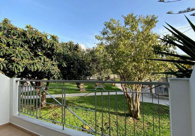 스탠다드 스튜디오, Manolis Apartments Plakias