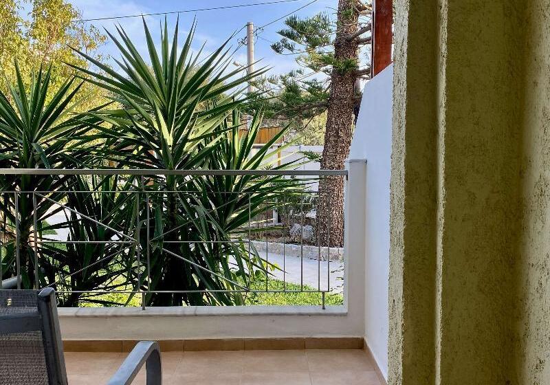 스탠다드 스튜디오, Manolis Apartments Plakias