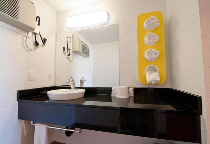 غرفة قياسية سرير كينج, Motel 6 Bremerton, Wa