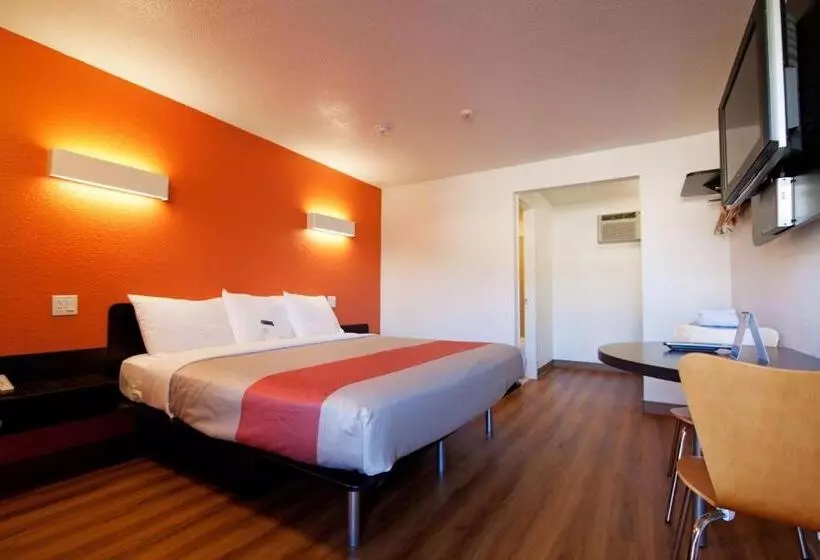 キングサイズベッドのスタンダードルーム, Motel 6 Bremerton, Wa