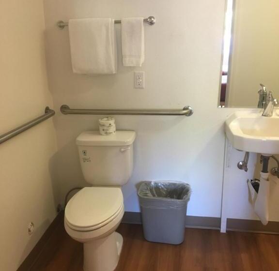 غرفة قياسية رباعية, Motel 6 Bremerton, Wa