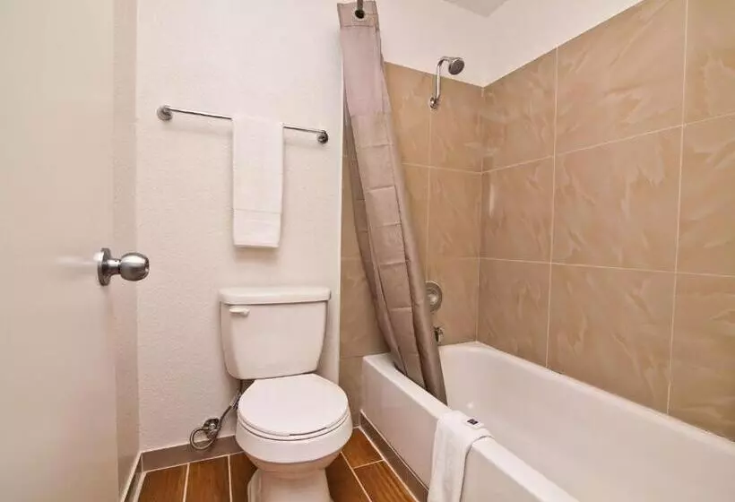 キングサイズベッドのデラックスルーム, Motel 6 Bremerton, Wa