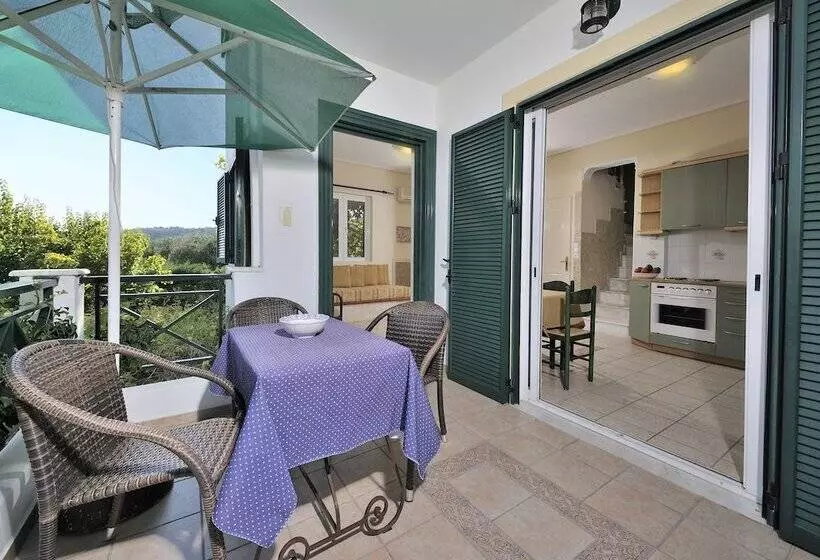 اتاق دوبلکس, Paris Village Apartments