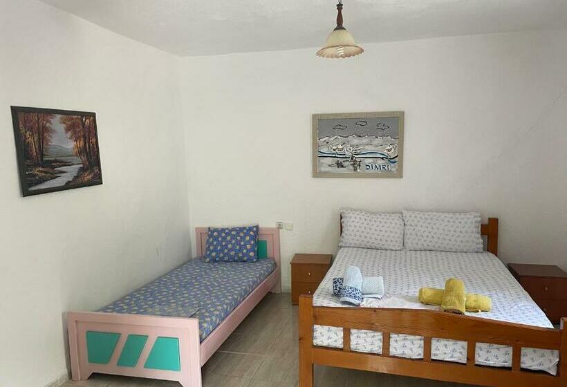 חדר בסיסי לשלושה, Piqeras Relax Guest House