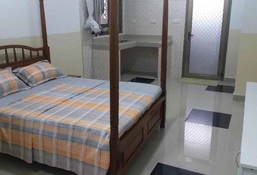 اتاق لوکس با تخت بزرگ, Ayodya Suites Nyali