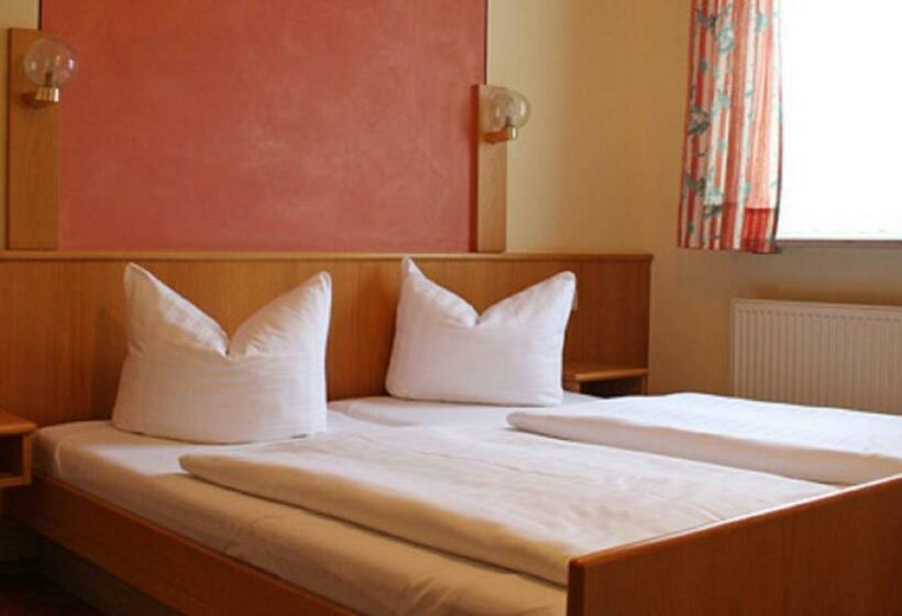 Номер Стандарт, Traditionsgasthof Grüner Baum