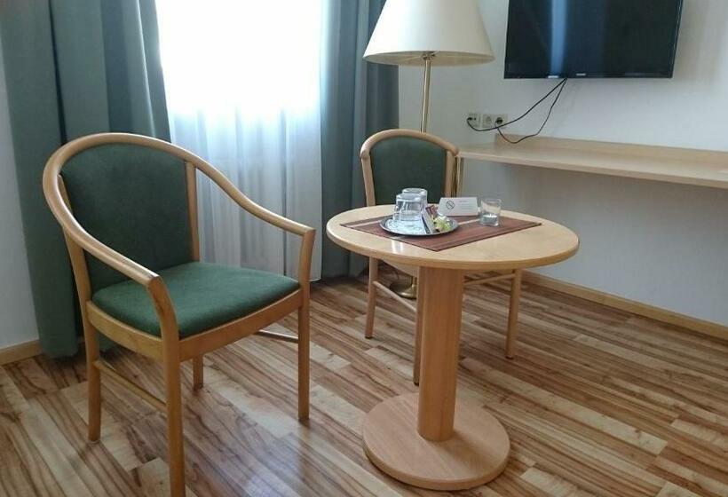 Номер Стандарт, Traditionsgasthof Grüner Baum