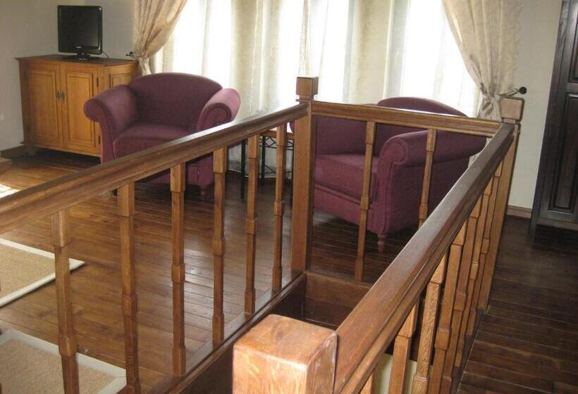 جناح دوبلكس, Turnul