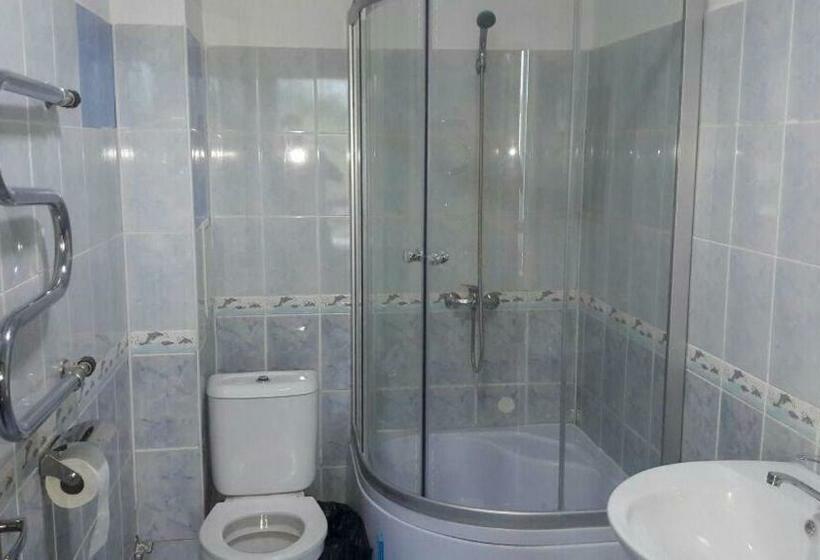 اتاق خانوادگی, отель транзит