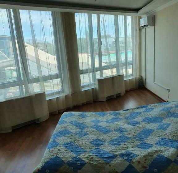 اتاق خانوادگی, отель транзит