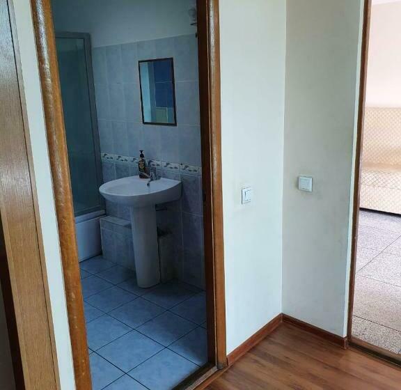 اتاق خانوادگی, отель транзит