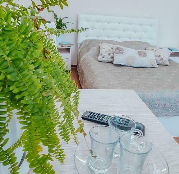 اتاق خانوادگی, отель транзит