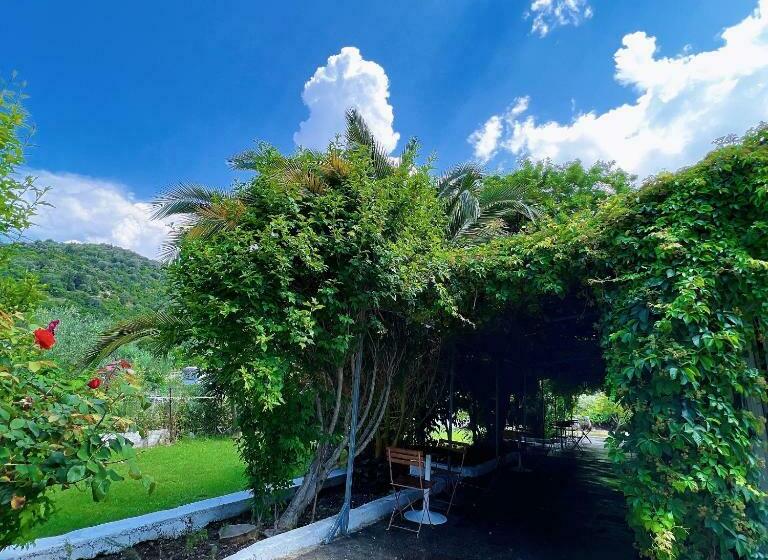 اتاق استاندارد با چشم‌انداز باغ, Garden Villa Naza