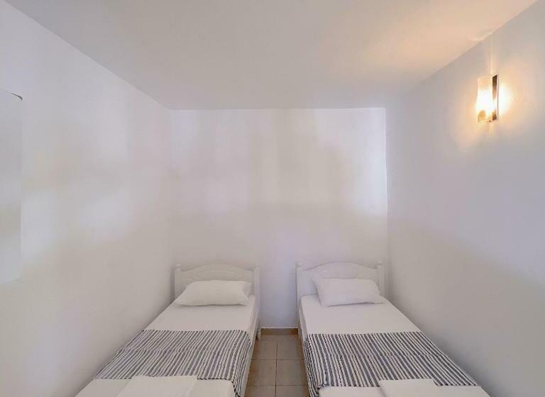 اتاق استاندارد چهارنفره با چشم‌انداز باغ, Garden Villa Naza