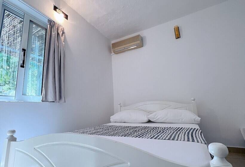 اتاق راحتی سه تخته, Garden Villa Naza