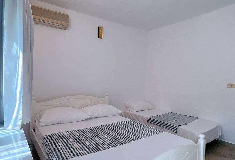 اتاق راحتی سه تخته, Garden Villa Naza