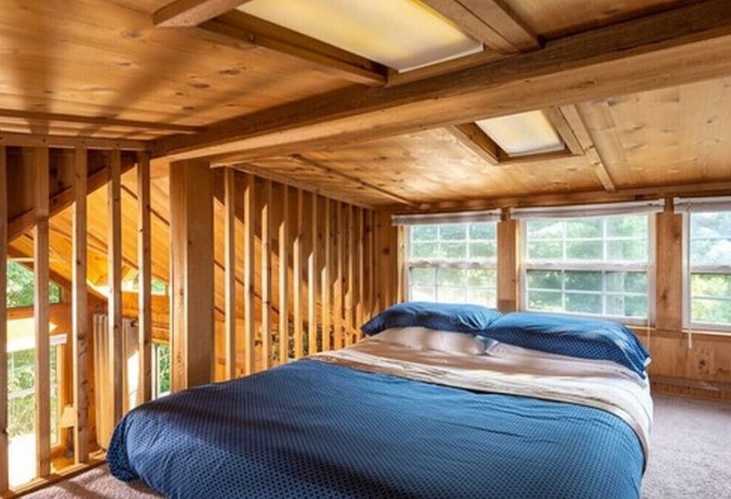 Kabin, Engadine Inn & Cabins