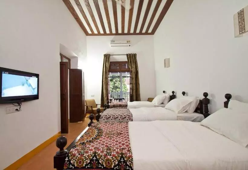 プレミアムルーム, Hospedaria Abrigo De Botelho