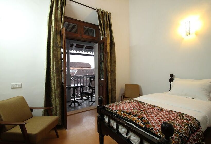 行政房间, Hospedaria Abrigo De Botelho