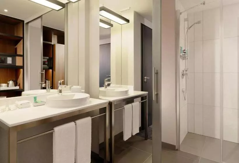 キングサイズベッドのスイートルーム, Aloft Stuttgart