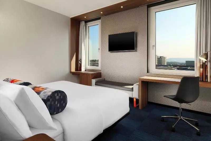 キングサイズベッドのスイートルーム, Aloft Stuttgart