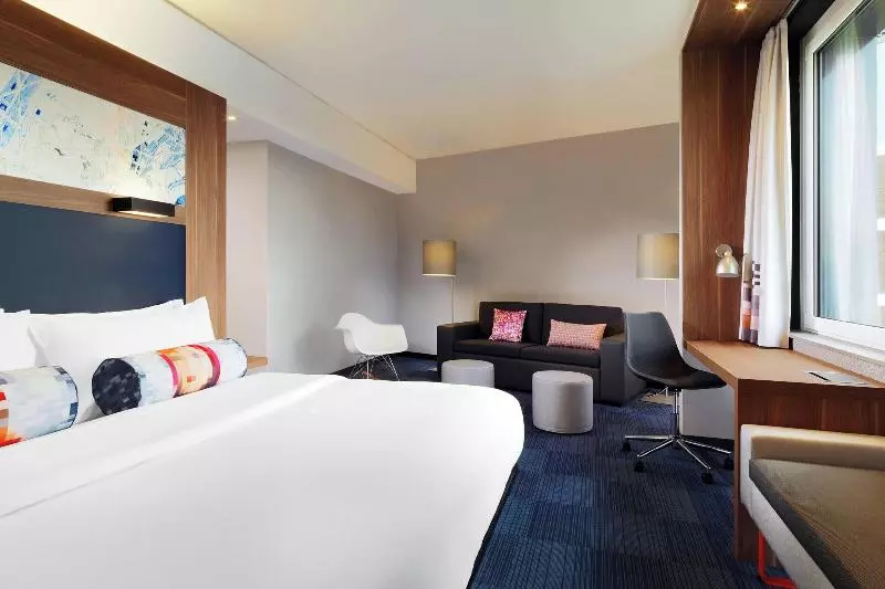 キングサイズベッドのスイートルーム, Aloft Stuttgart