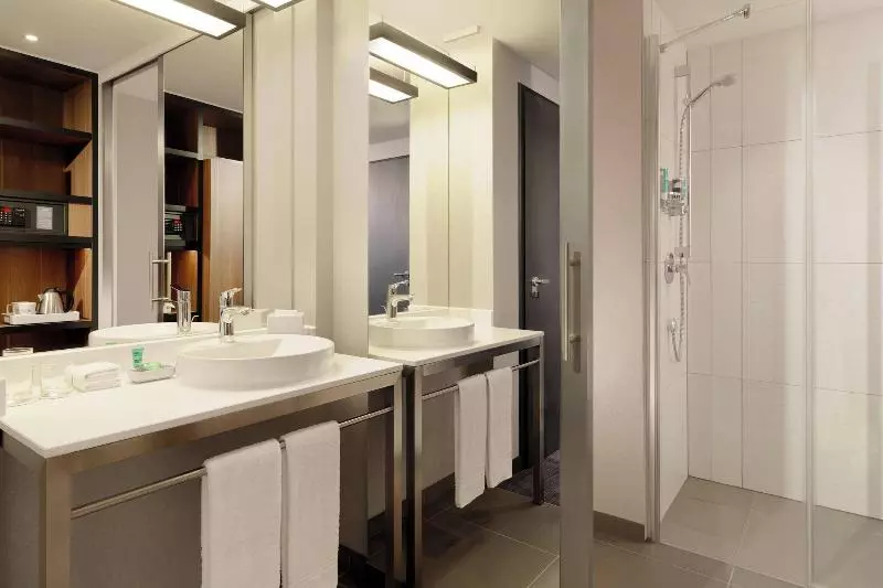 キングサイズベッドのスイートルーム, Aloft Stuttgart
