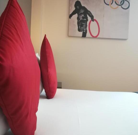 スタンダードルーム, Britannia Study