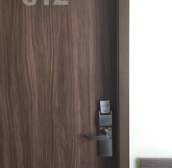 스탠다드 룸, Castropol