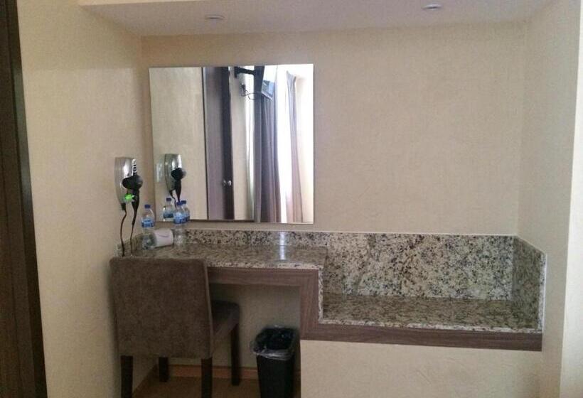 스탠다드 룸, Castropol