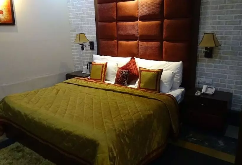 Deluxe-huone, Diplomat Residency