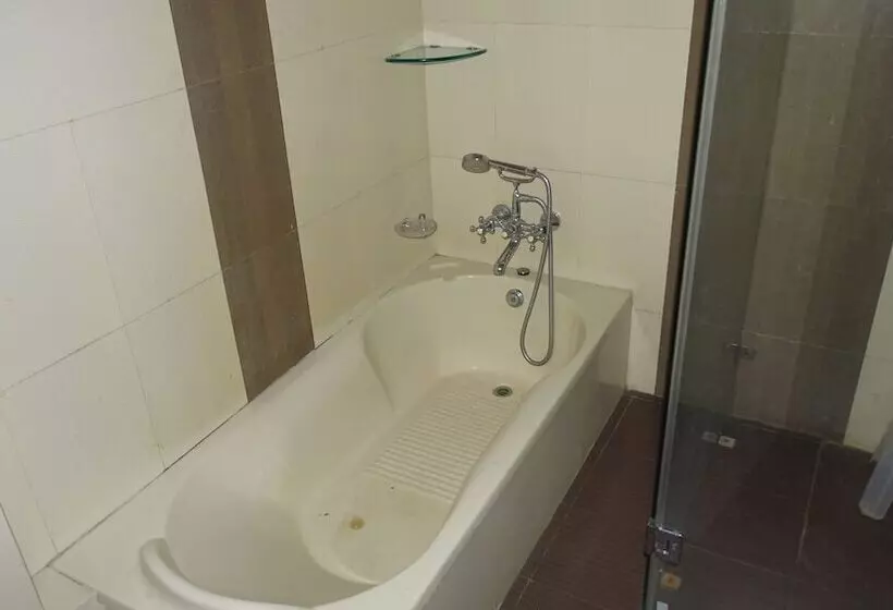 Deluxe-huone, Diplomat Residency