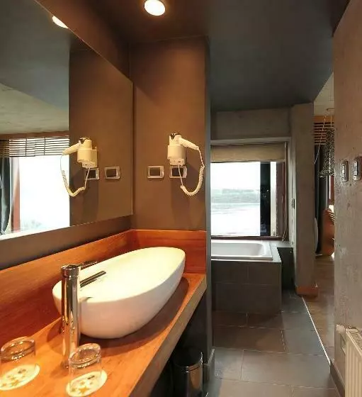 سوئیت پرزیدنت, Enjoy Chiloe