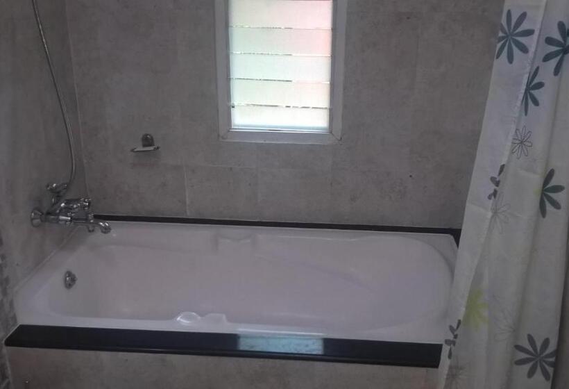 Studio Standard, Sitaram Mountain Retreat