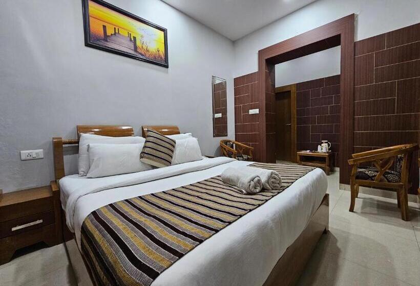 חדר דלוקס, Krishna Ji