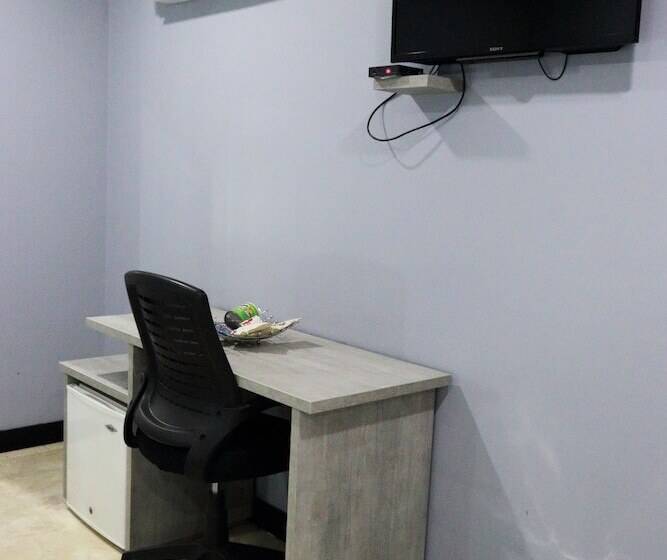 غرفة قياسية, Lleras 10